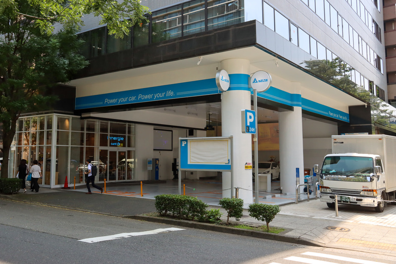 横浜スタジアムの近くという好立地にできた「Delta EV Charging Station （Yokohama）」