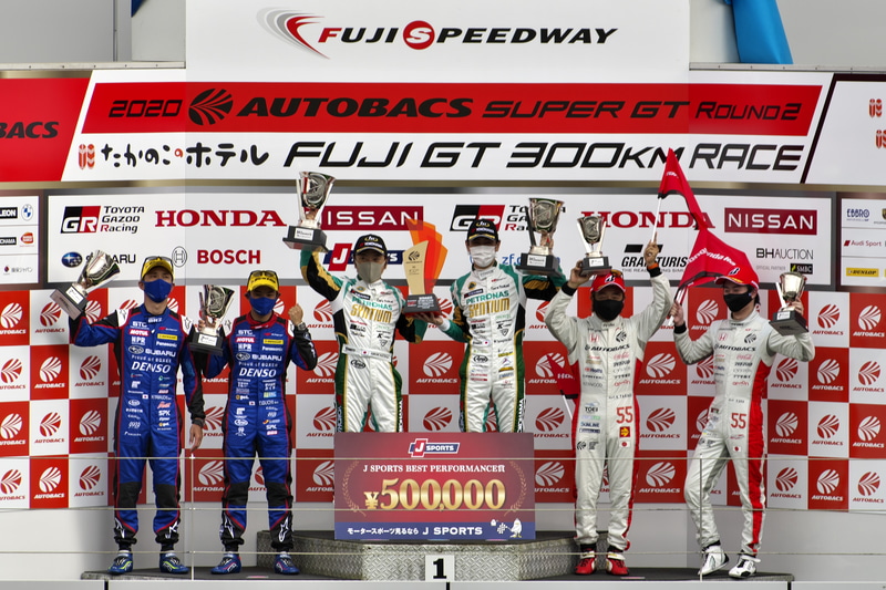 GT300クラスの表彰台