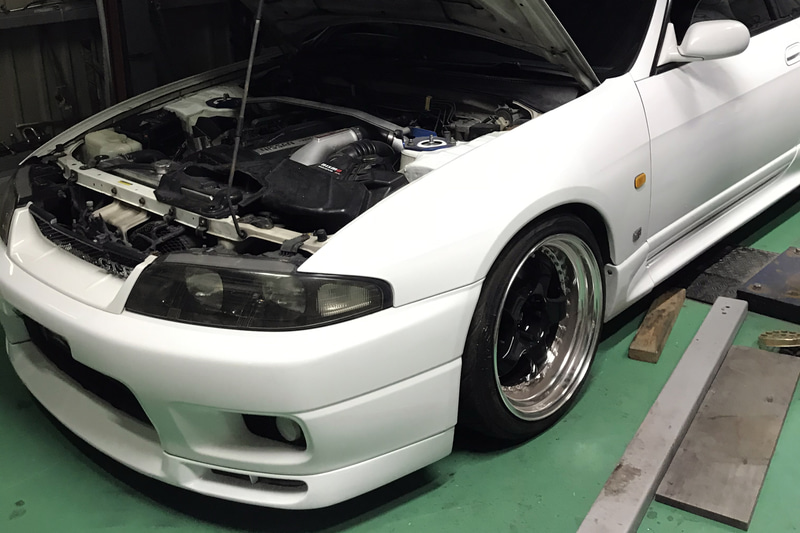 6月にわが家にやってきたBCNR33。足下は購入時のままで、11Jを誇るワーク「マイスター S1」にフェデラルタイヤ「595RS-R」の組み合わせ