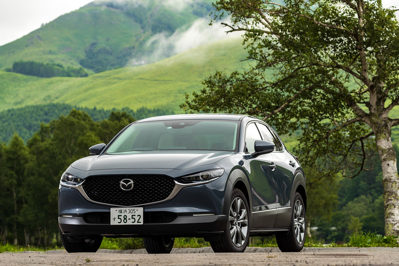 往路で試乗したのはポリメタルグレーメタリックカラーの「X PROACTIVE Touring Selection」（2WD/6速AT）で、価格は341万5500円