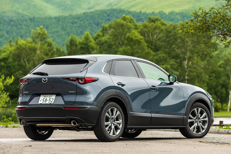 往路で試乗したのはポリメタルグレーメタリックカラーの「X PROACTIVE Touring Selection」（2WD/6速AT）で、価格は341万5500円