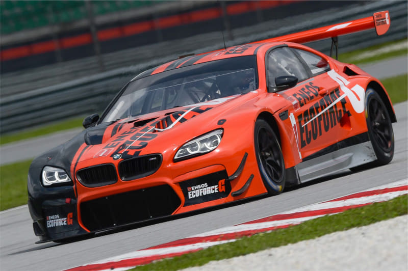 ガソリンエンジン用燃料添加剤「エコフォースG」。高い清浄効果でエンジン内部の吸気バルブをクリーンアップ。高い熱分解性との相乗効果で排出ガスを低減し、アクセルレスポンスと加速性を向上させる