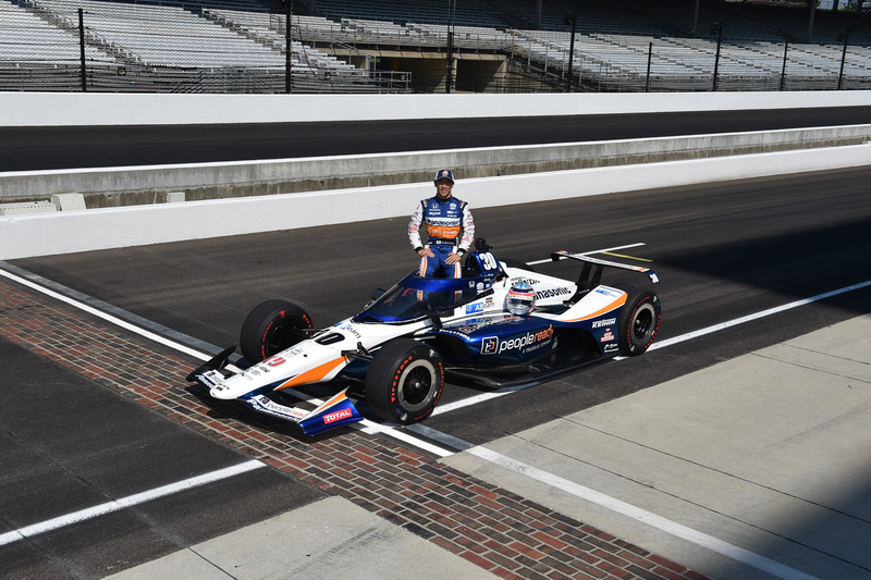 日本人初のフロントロースタートを決めた佐藤琢磨選手