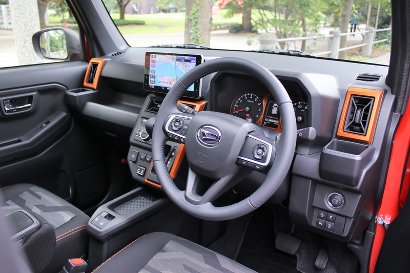 ブロックを組み合わせたようなイメージのインパネ