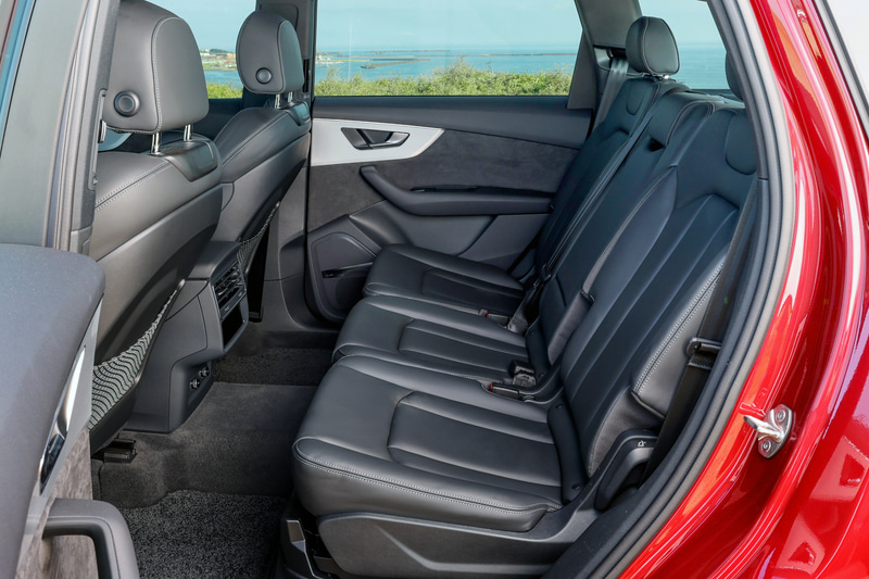 新型「Q7」の3列シートモデル