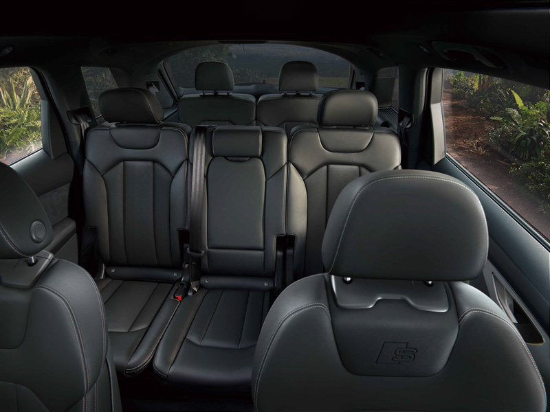 新型「Q7」の3列シートモデル