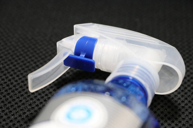 紺色のストッパー部品が付属しているので、小さな子供のいたずらなど、使用しないときの誤発射を防げる