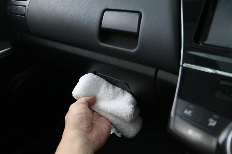 グローブボックス