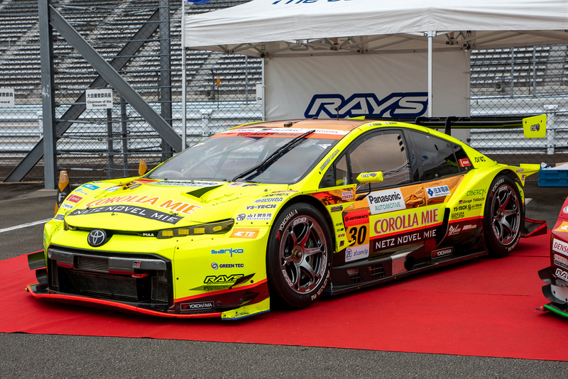 SUPER GT 30号車 TOYOTA GR SPORT PRIUS PHV apr GT