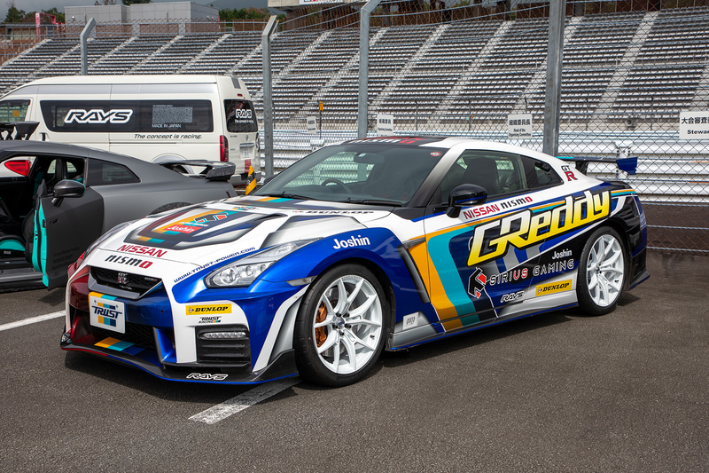 トラスト/日産 GT-R/グラムライツ 57FXZ（スペシャルカラー）
