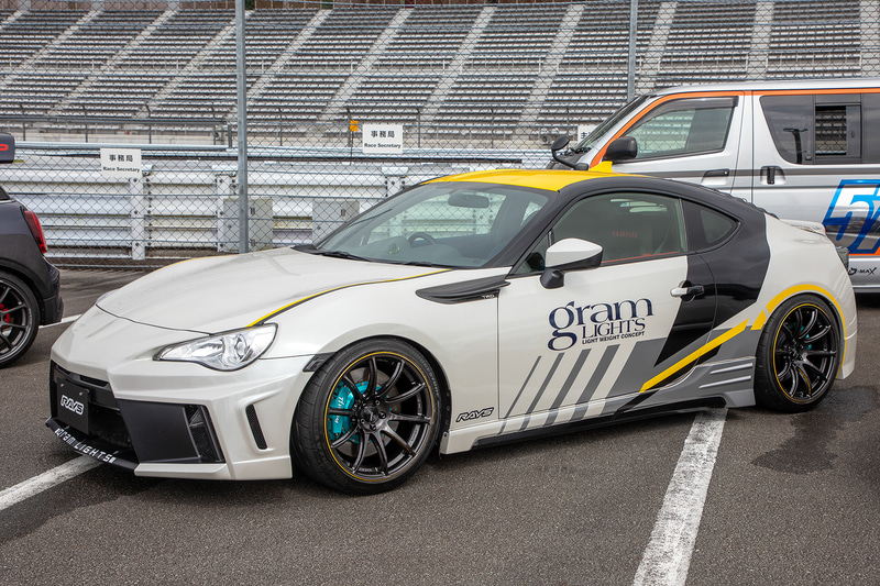 レイズ/トヨタ 86/57Transcend UNLIMITエディション