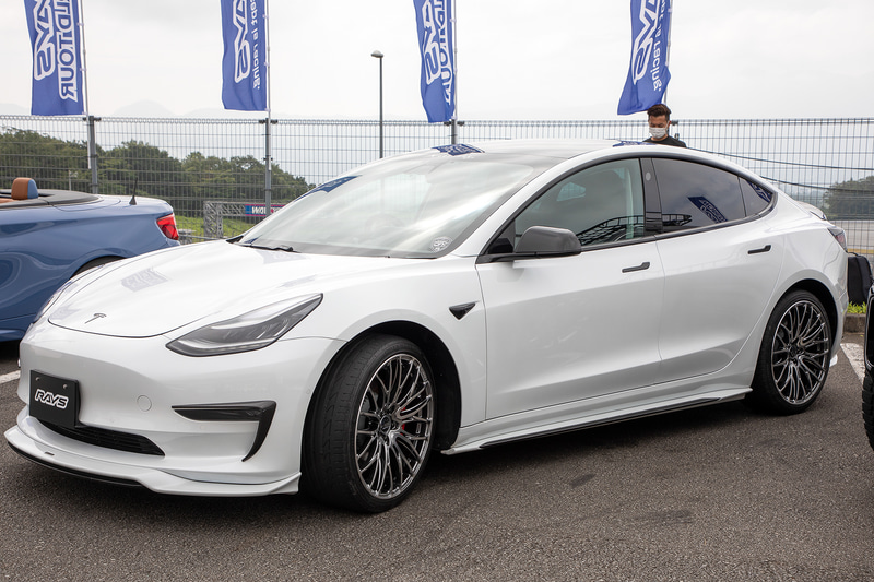 ARTISAN SPIRITS/テスラ モデル3/HOMURA 2X10BD