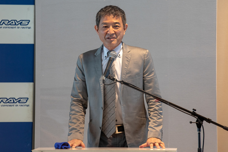 来賓の挨拶。こちらは日産自動車株式会社　GT-R/フェアレディZ統括責任者の田村宏志氏