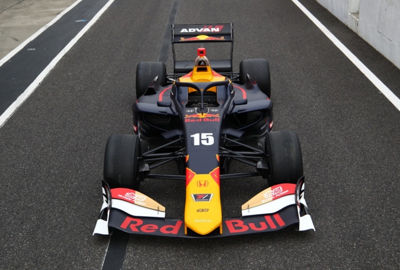 15号車はTEAM RedBullのマシン