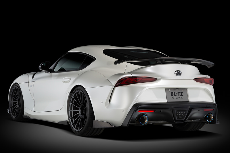 カーボン製パーツ装着状態（カーボンフルセット：154万円）