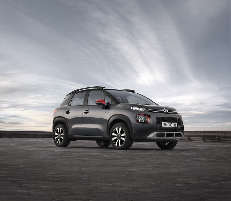 直列3気筒1.2リッターターボエンジン。最高出力81kW（110PS）/5500rpm、最大トルク205Nm/1750rpm、6速オートマチック（EAT6）、ボディサイズは4160×1765×1630mm（全長×全幅×全高）、ホイールベース2605mm、車重1290kg