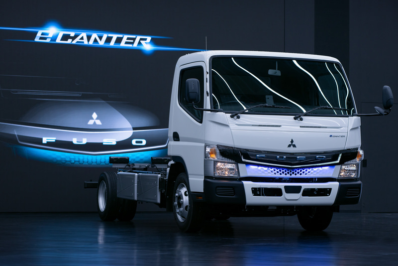 eCanter新型モデル（撮影用特別仕様車）