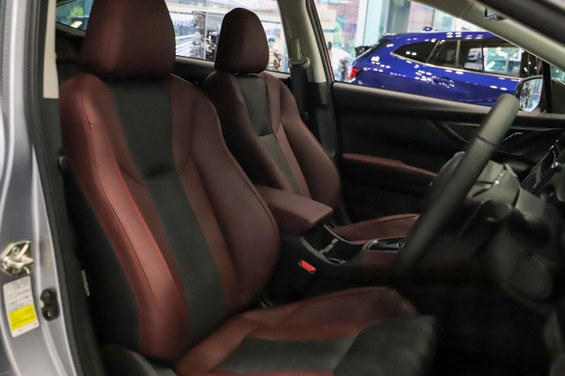 STI Sport（ディーラーオプション装着車）