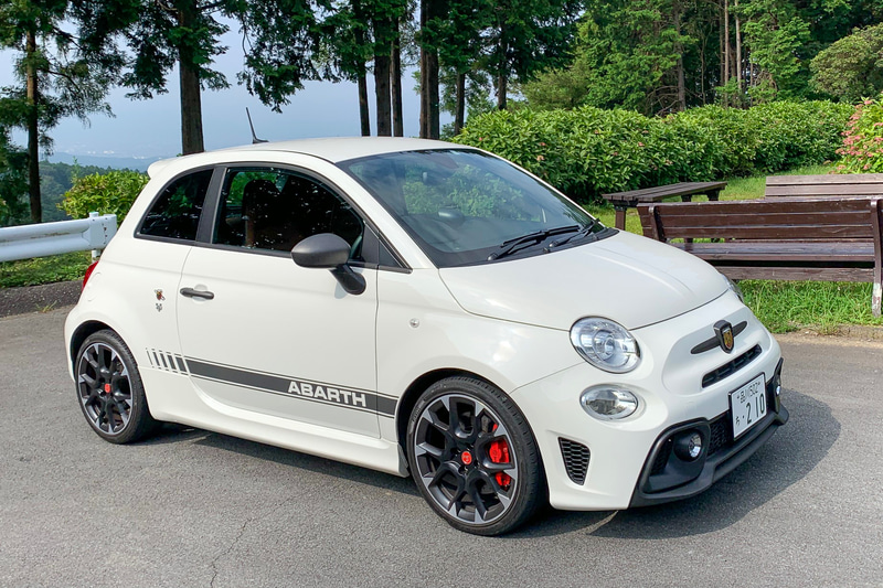ABARTH 595 コンペティツィオーネ。優しくないけどサソリの毒にやられそうです