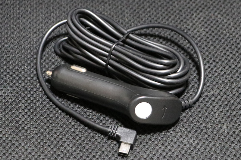 シガープラグコード（主電源）は約4m