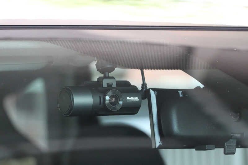 今回試したドライブレコーダー「OWL-DR803FG-3C」は、3つのカメラでクルマの前後と車内を同時に録画ができる。また、車内は赤外線録画により夜間でもしっかり録画できるのが特徴