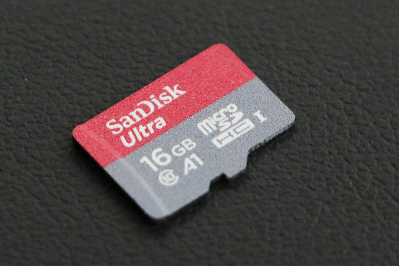 同梱されるmicroSDカードは16GBで録画時間は約60分。128GBなら約400分録画可能。静止画ファイルは約600MB分保存できる