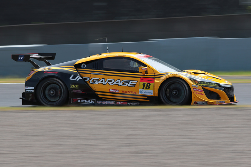2位に入った18号車 UPGARAGE NSX GT3（小林崇志/松浦孝亮組、YH）
