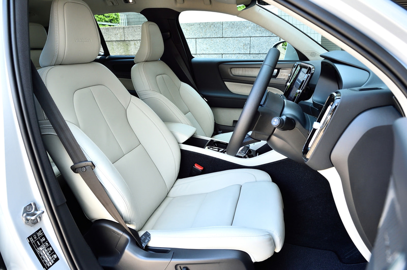 乗り心地もよく、使い勝手もよい車内