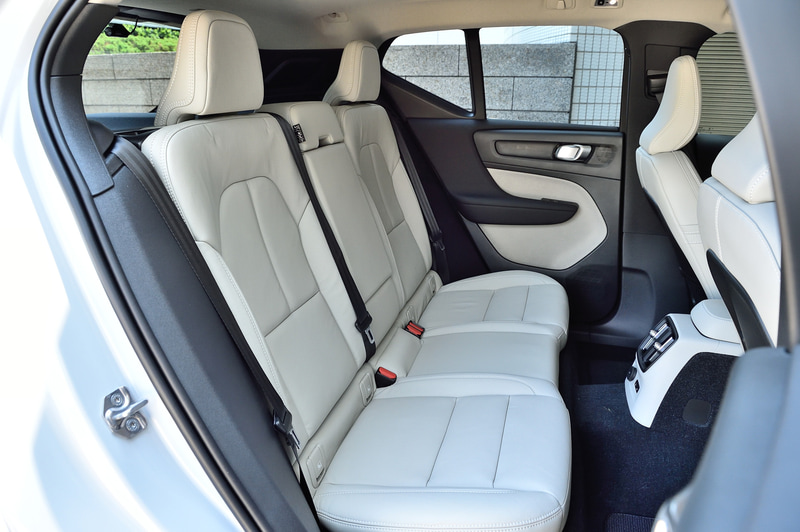 乗り心地もよく、使い勝手もよい車内