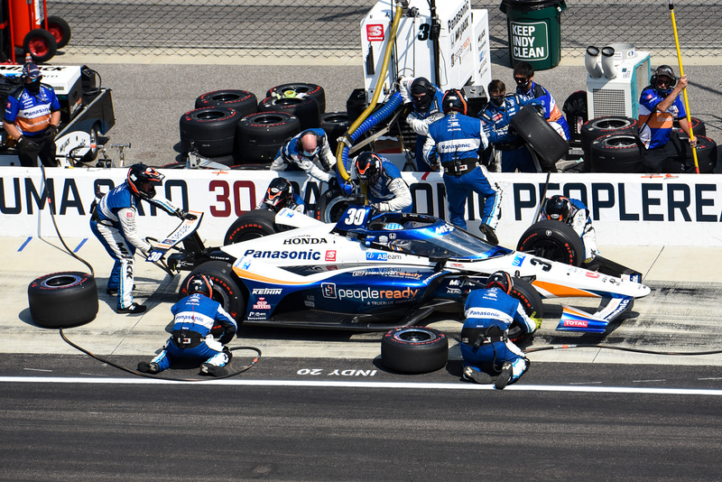 インディ500を優勝した佐藤琢磨選手の30号車、パワーユニットはホンダ製