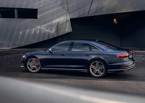 アウディ、「A8」のハイパフォーマンスモデル新型「S8