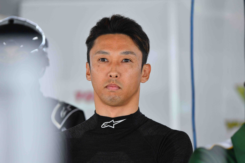 中嶋一貴選手（VANTELIN TEAM TOM’S、左）、小林可夢偉選手（carrozzeria Team KCMG、中央）、山下健太選手（KONDO RACING、右）の日本人3選手はすでに帰国しPCR検査も済ませて参戦が決定