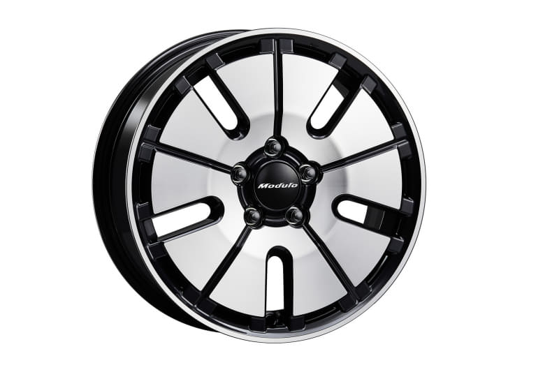 17インチアルミホイール「MS-044」（切削/ガンパウダーブラック塗装）価格フロント用5万7200円/本、リア用5万8300円/本