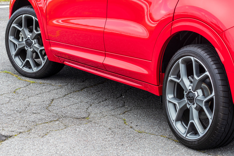 サイドスカートもボディ同色