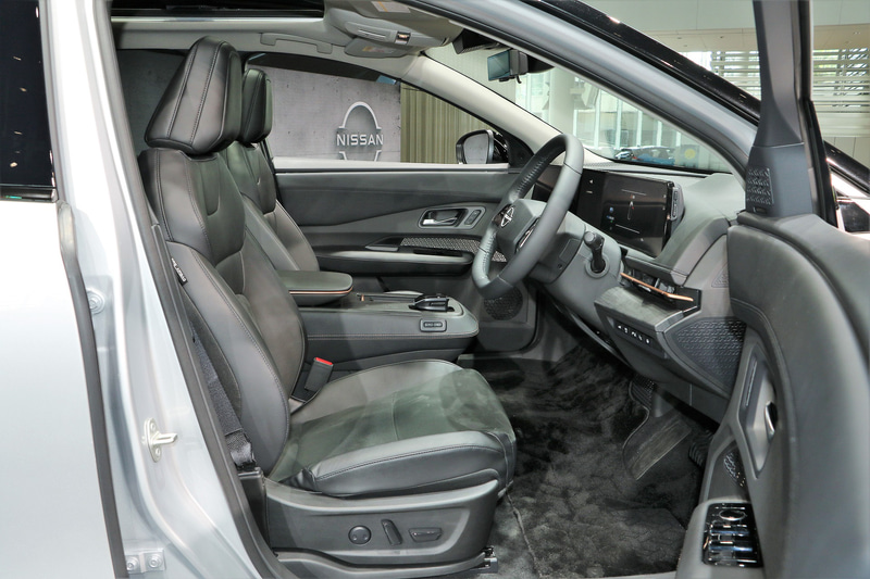 前から後ろまでフラットな床も特長の1つ