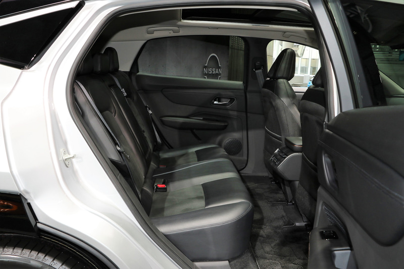 前から後ろまでフラットな床も特長の1つ