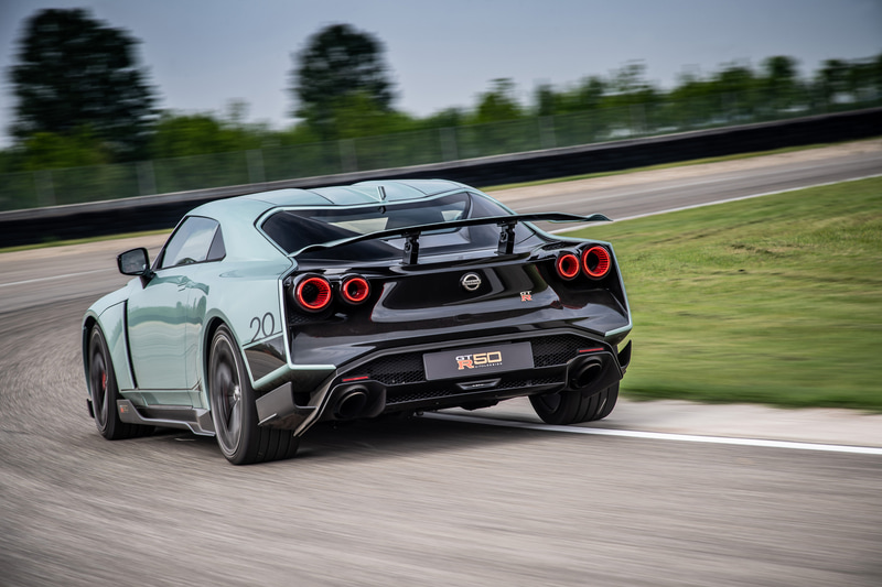 V型6気筒3.8リッターツインターボエンジンを搭載し、最高出力はGT-R NISMOより110PSアップされ720PSとなる