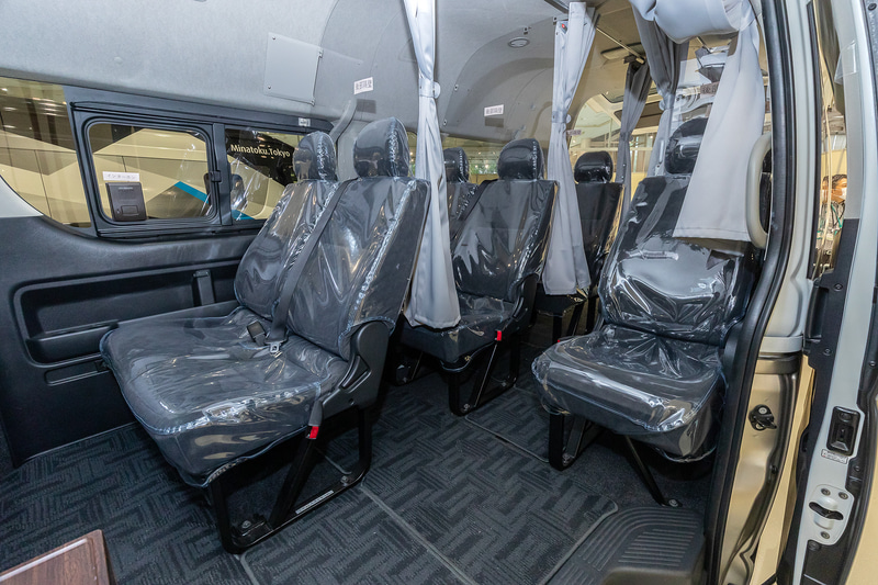 キャビンスペース。カーテンと隔壁によりパーソナルスペース化が可能