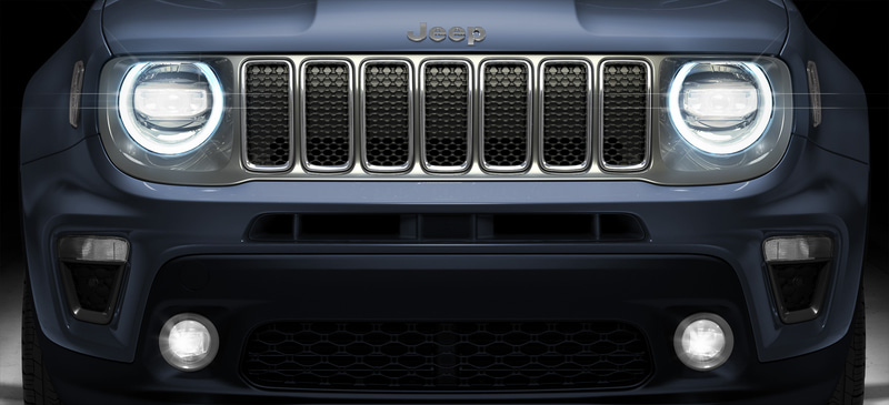 LEDヘッドライトやレザーシート、オーディオナビゲーションシステム「Uconnect」といった装備のほか、アダプティブ クルーズコントロールなどの運転支援システムも標準装備