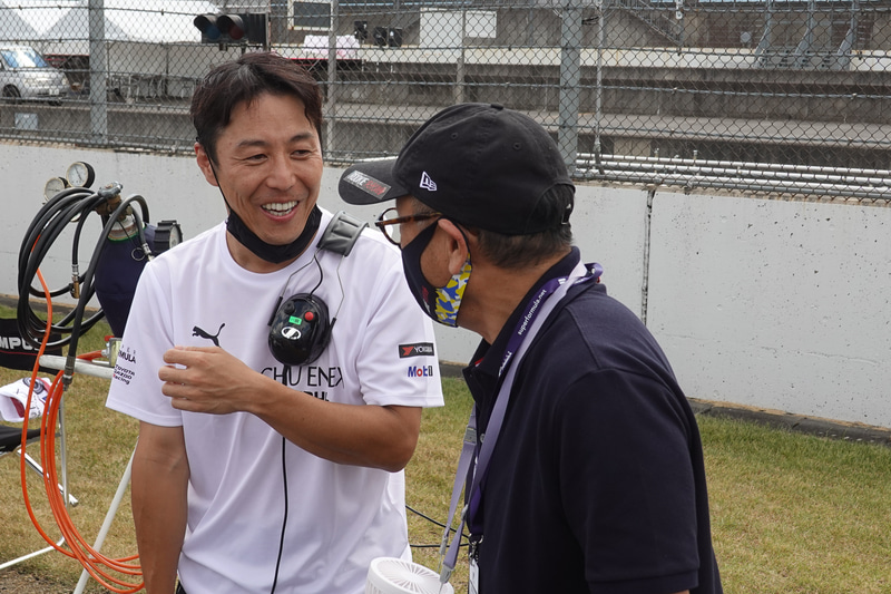 こちらは、TEAM IMPULの星野一樹選手。「お父さんは元気かね？」みたいな会話をしていた