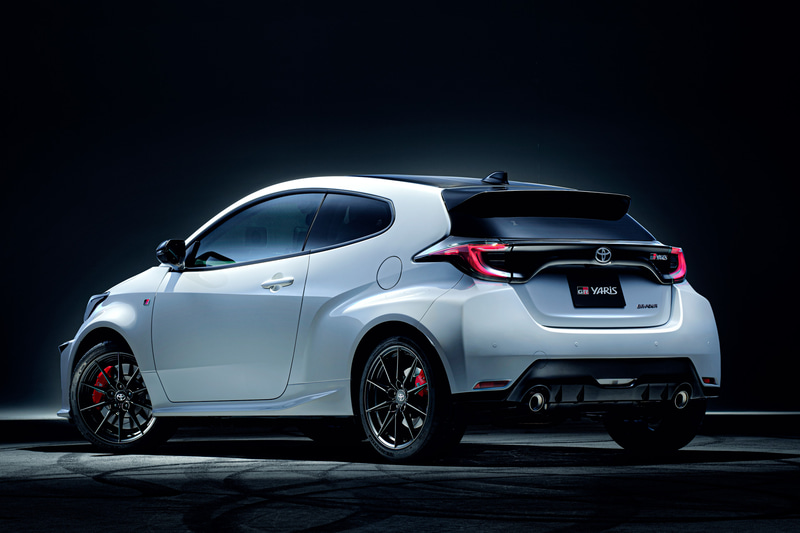 GRヤリス RZ“High Performance”（プラチナホワイトパールマイカ）