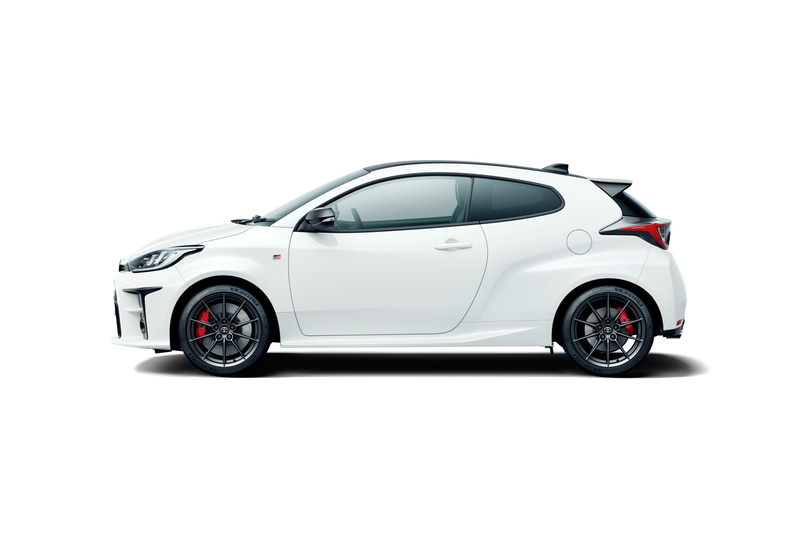 GRヤリス RZ“High Performance”（スーパーホワイトII）