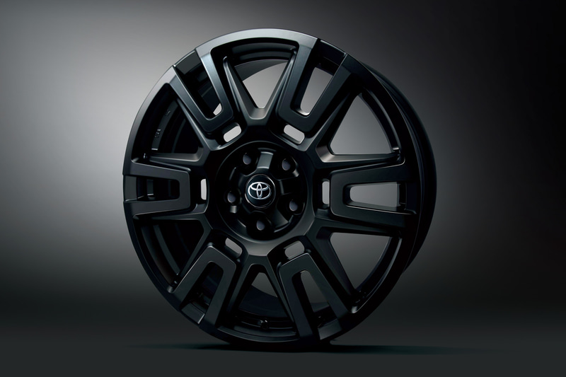 18インチアルミホイール＆ナットセット：17万2150円/台