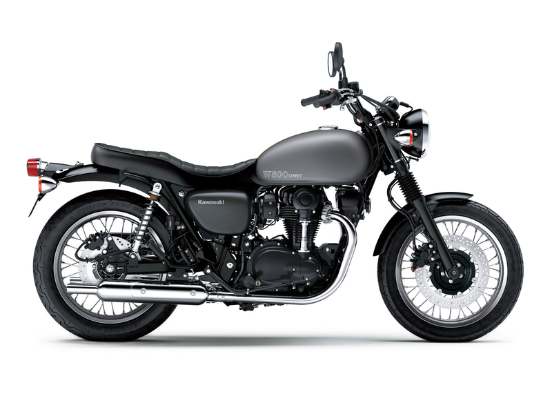 カラーはメタリックマットグラファイトグレー×メタリックフラットスパークブラック