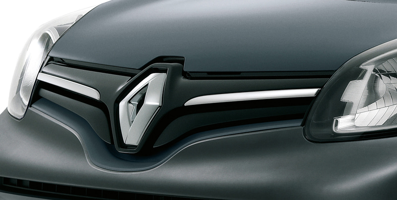 ボディ同色フロントグリルブレード