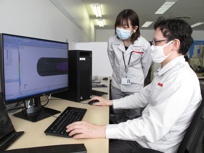 可視化した樹脂の流れから、炭素繊維への樹脂の含浸度合いを高精度にシミュレーションする技術を開発