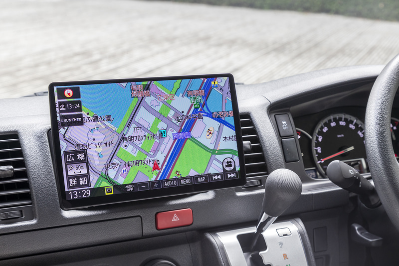 「CN-F1X10BLD」。装着車両はトヨタ自動車「ハイエース」