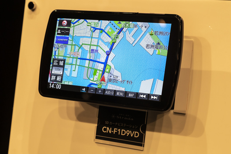 FシリーズのベーシックモデルとなるCN-F1D9VD。こちらは9V型ワイドVGA（800×480ピクセル）液晶ディスプレイを採用する