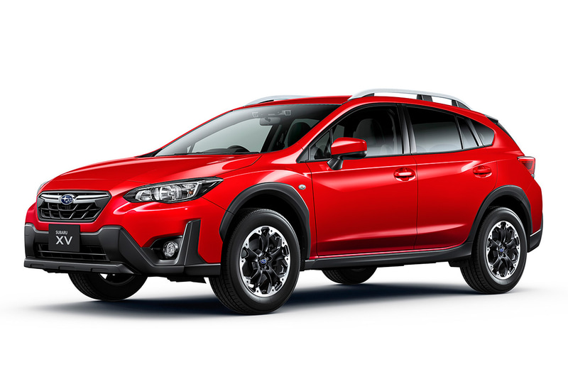 1.6i-L（写真中央はメーカーオプションのルーフレール装着車）