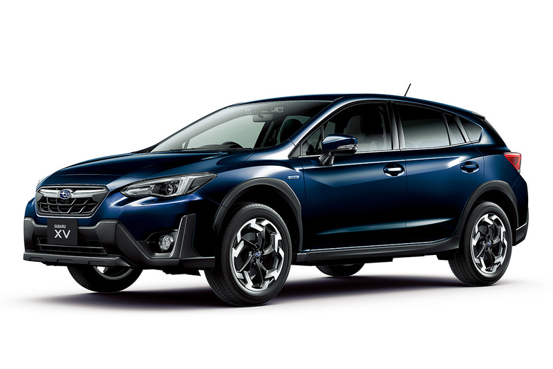 2.0e-S（写真中央はメーカーオプションのルーフレール装着車）